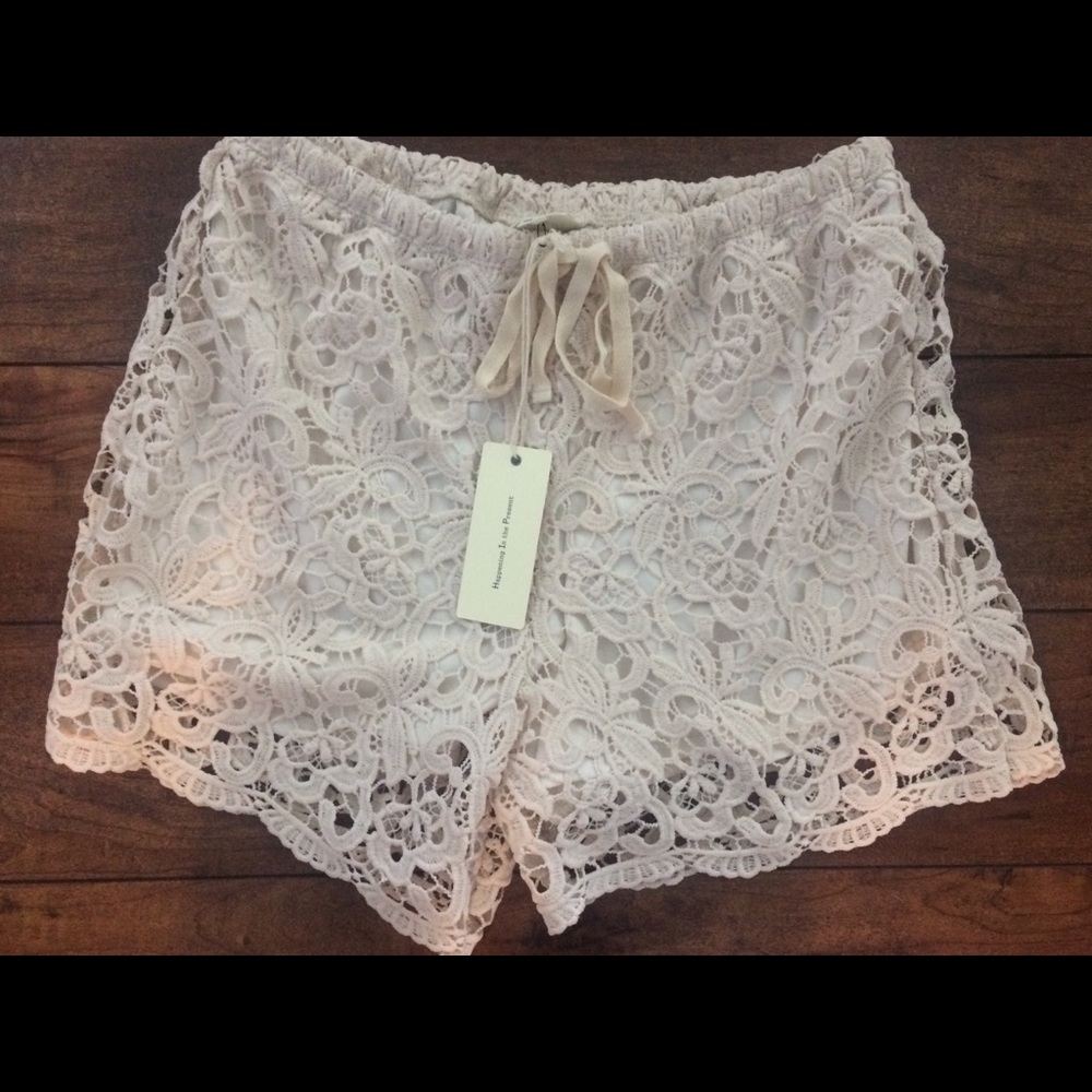 Ivory drawstring lace shorts